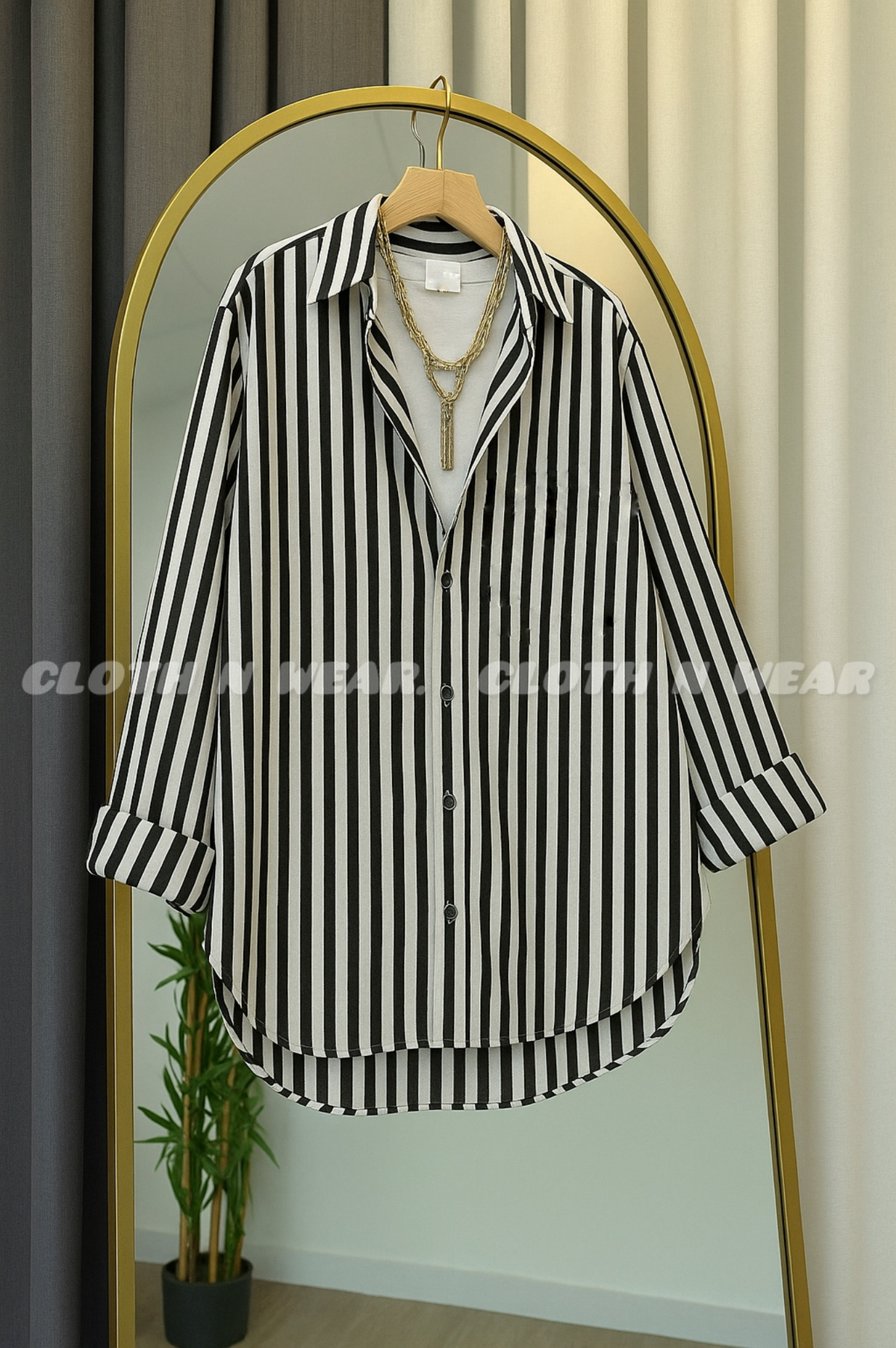 BLACK LINING BUTTON DOWN SHIRT